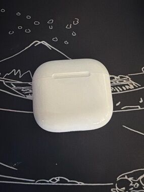 Slim White True Wireless Earbud Charging Case